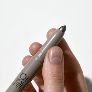 HazeGlide – Long-Lasting Shimmer Eyeshadow Stick