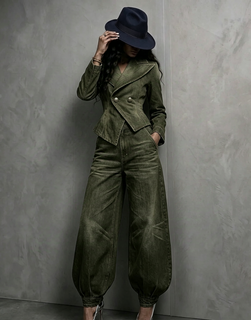 PeplumChic – 🤲🔥 Figure-Flattering Washed Denim 2-Piece Set + FREE Hat