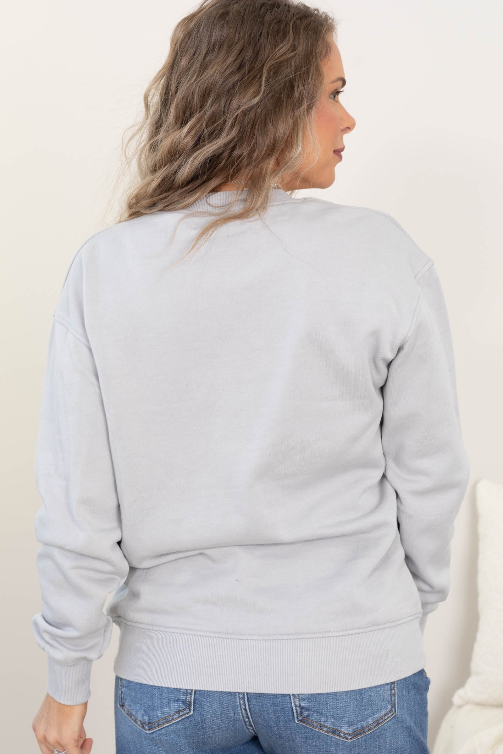 CampfireCozy – Pigment-Dyed Crewneck Sweatshirt with Kangaroo Pocket