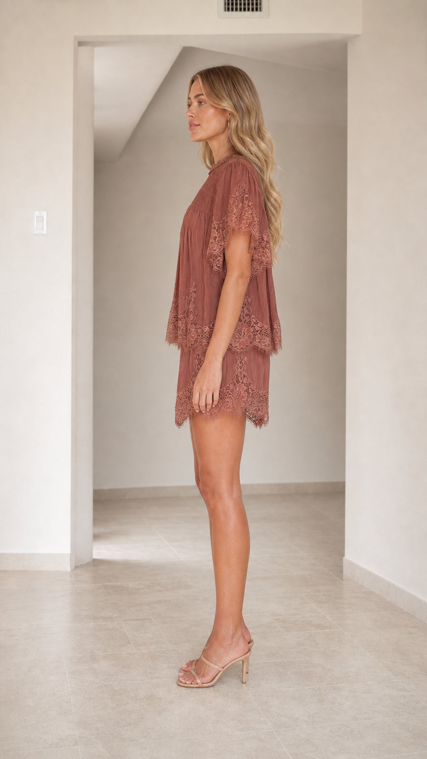 LaceEase – Lace-Trimmed Tiered Short Set