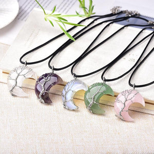 AuraLuxe – Dainty Crescent Pendant Necklace