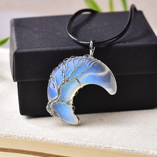 AuraLuxe – Dainty Crescent Pendant Necklace