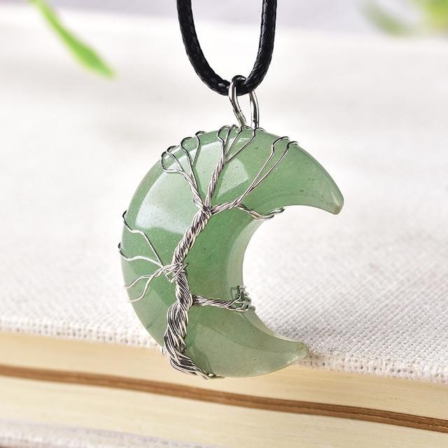 AuraLuxe – Dainty Crescent Pendant Necklace