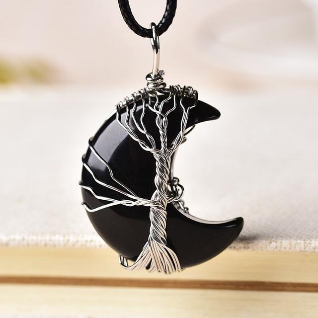 AuraLuxe – Dainty Crescent Pendant Necklace