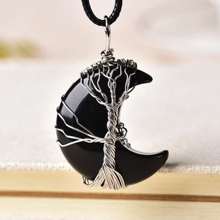 AuraLuxe – Dainty Crescent Pendant Necklace