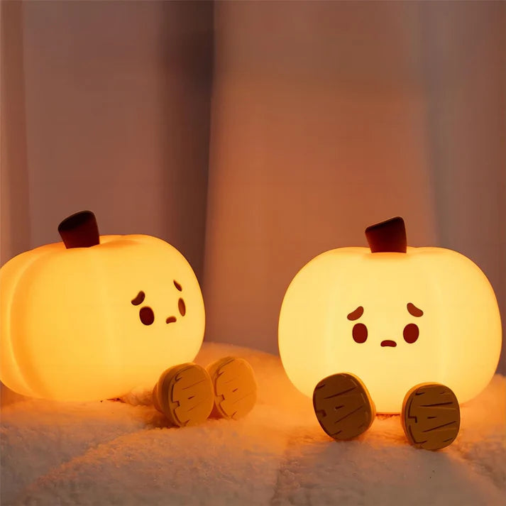 LumoGourd – Charming Pumpkin LED Lamp