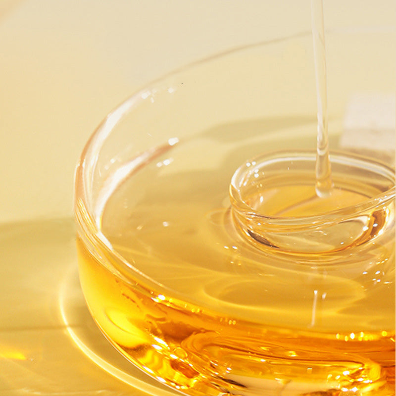 SilkLuxe – Moisturizing & Strengthening Silky Hair Oil