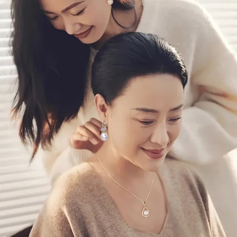 LumiPearl – Sparkling Pearl Huggie Earrings