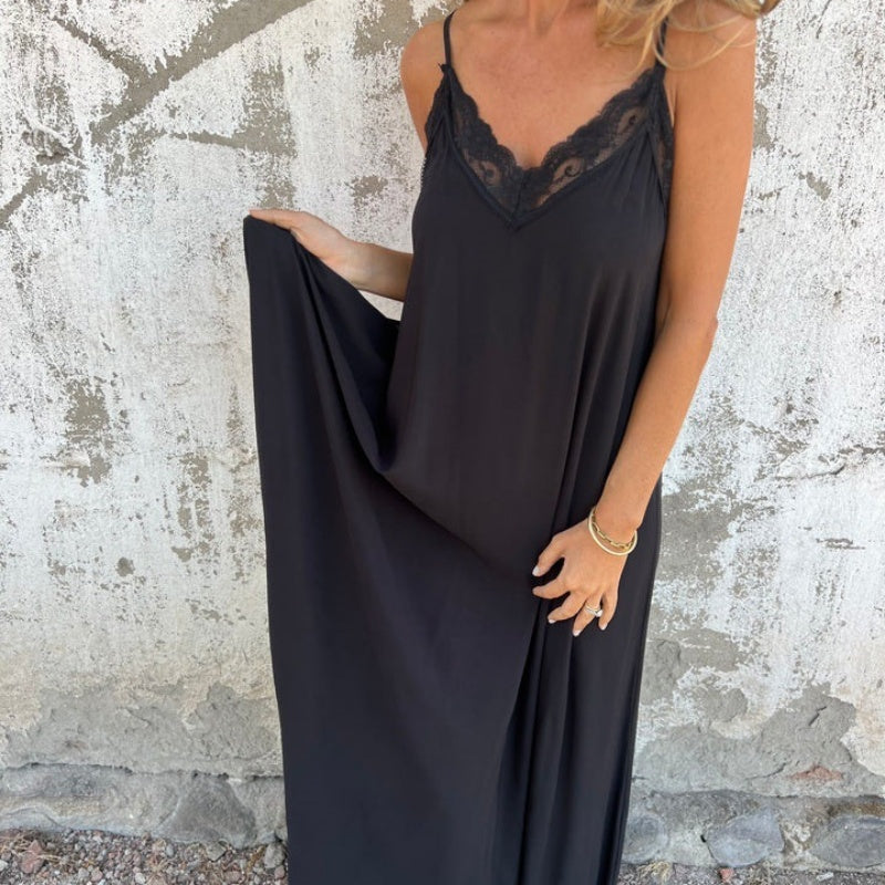 SilkPetal – Lace Trim Spaghetti Strap Maxi Dress