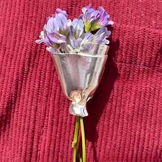 LuxeBloom – Elegant Flower Brooch Pin for Women