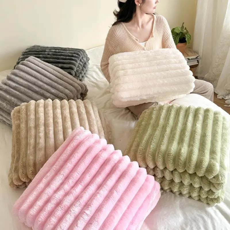 Plushéa - Supreme Soft Comfort Blanket