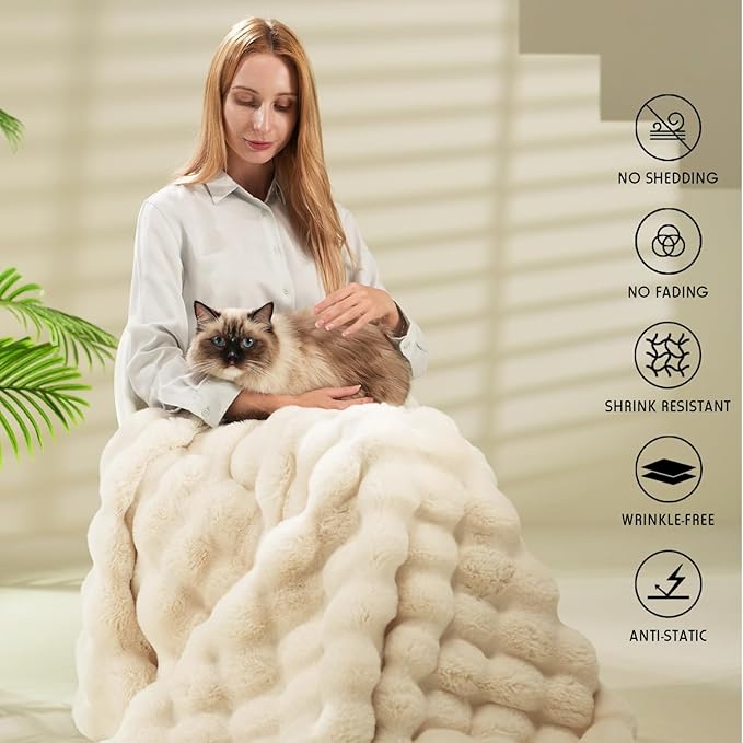 Plushéa - Supreme Soft Comfort Blanket