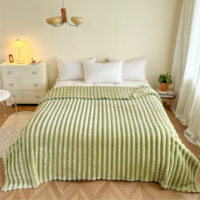 Plushéa - Supreme Soft Comfort Blanket