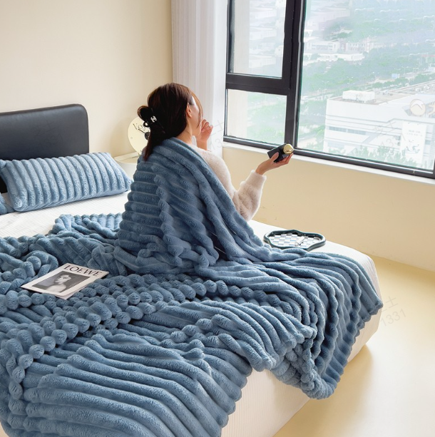 Plushéa - Supreme Soft Comfort Blanket