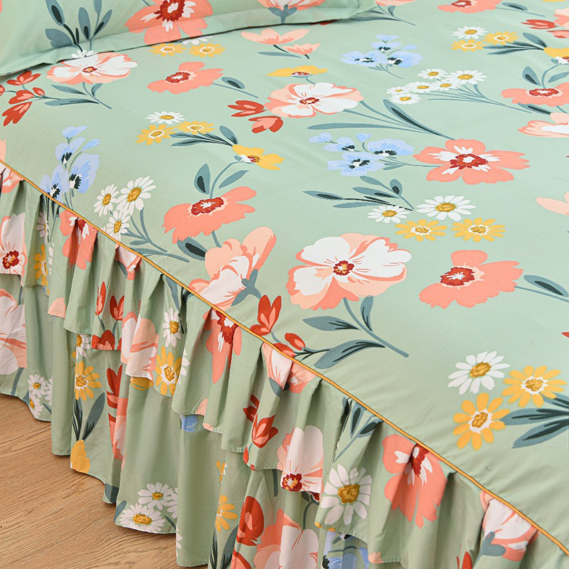 CharmCascade - Elegant Bed Accent Set