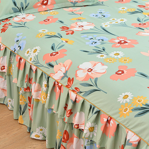 CharmCascade - Elegant Bed Accent Set