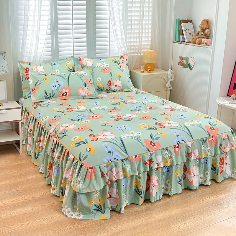 CharmCascade - Elegant Bed Accent Set