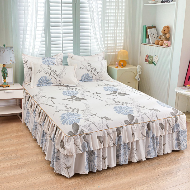 CharmCascade - Elegant Bed Accent Set