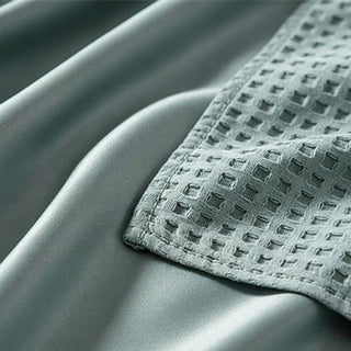 CloudWeave – Breathable Luxury Waffle Blanket
