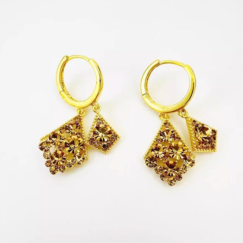 ÉlanGold – French Diamond Sparkle Earrings