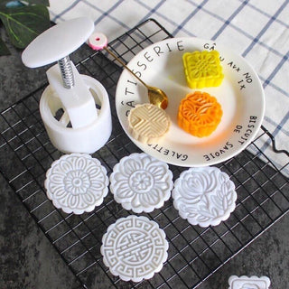 BakeCraft – Creative Cookie Shaping & Embossing Set